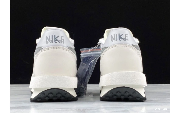 Summit Waffle Nike  White LD BV0073-100 Sacai 0714